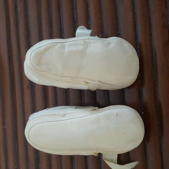 shoes - Picture 3 of 8